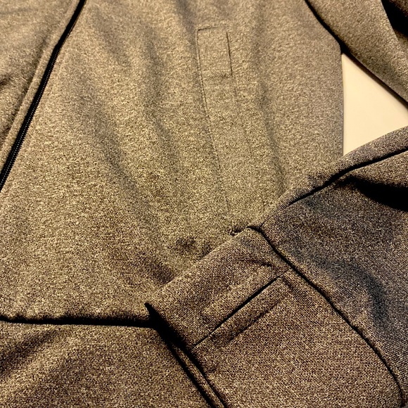 Medium zip up bench sweater - Picture 4 of 4